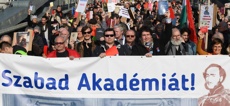 Misét tartanak az oktatásért és az Akadémiáért