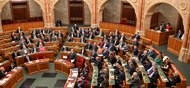 Megszavazta az Országgyűlés a Rogán-féle digitális állam törvényt