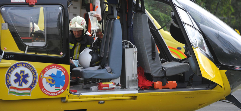 Mentőhelikopterrel szállították kórházba egy veszprém megyei baleset sérültjét