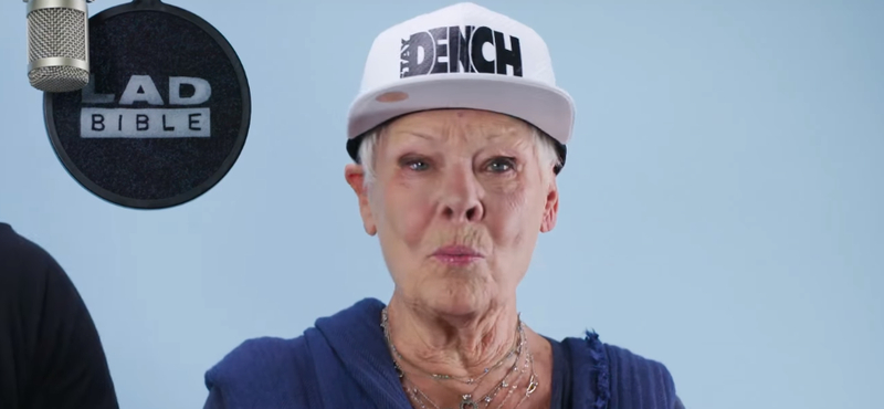 Judi Dench kirobbanó formában rappel mostanság - videó