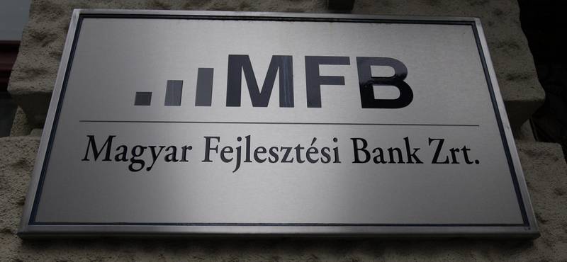 Mindenki sáros? Versenyszabályokat megsértő céggel akar dolgoztatni az MFB