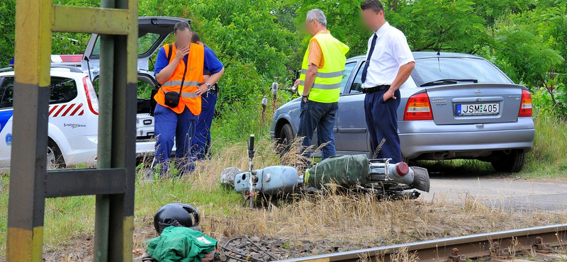 Elgázolt a vonat egy sínekre hajtó motorost Debrecen és Vámospércs között - fotó