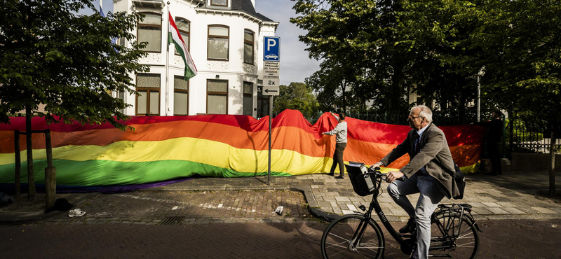 Orbán az európai jobboldal vezetője akar lenni, de homofóbiával ez nem fog menni