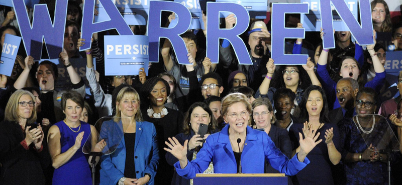 Elizabeth Warren is bedobta a törölközőt