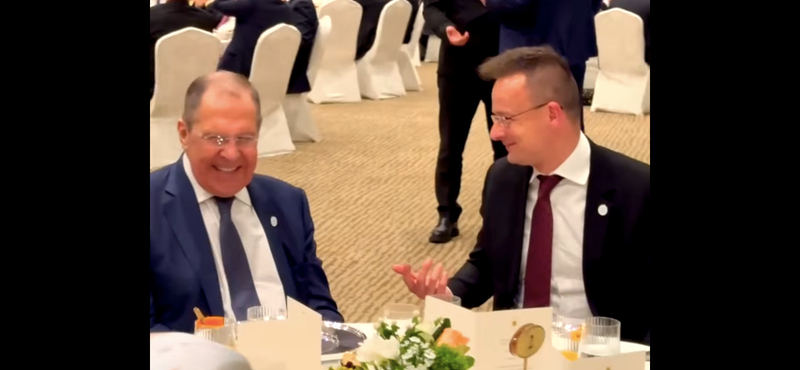 Szijjártó hangulatos videót posztolt arról, ahogy az orosz külügyminiszterrel kacarászik Törökországban