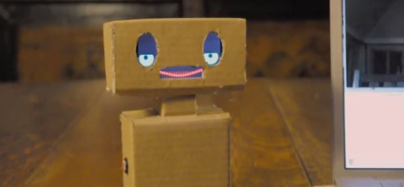 Mimbo a barátságos robot: akár el is készíthetjük egy iPhone-ból [videó]