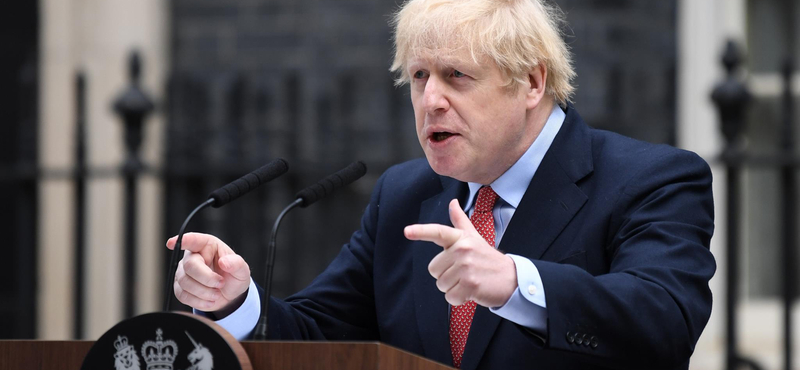 Boris Johnson nagyon szeretné, hogy a britek újra eljárjanak pénzt költeni