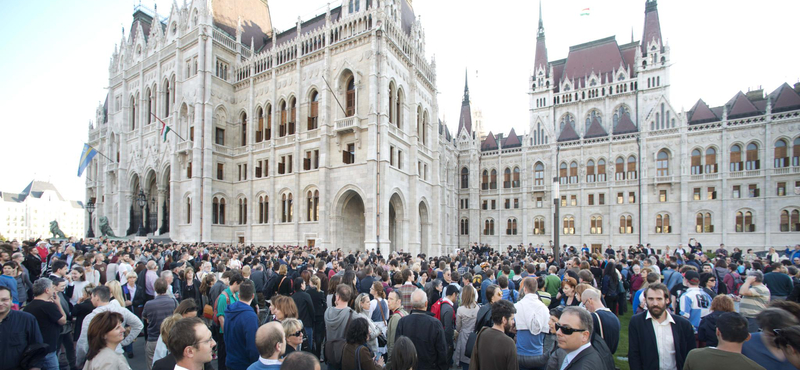 Újabb tüntetést szerveznek az Origo főszerkesztője mellett