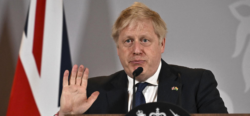 Egyre több párttársa követeli Boris Johnson fejét a tiltott partik miatt