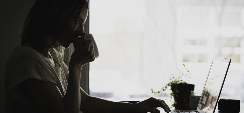 Az OKFŐ is betiltotta a home office-t