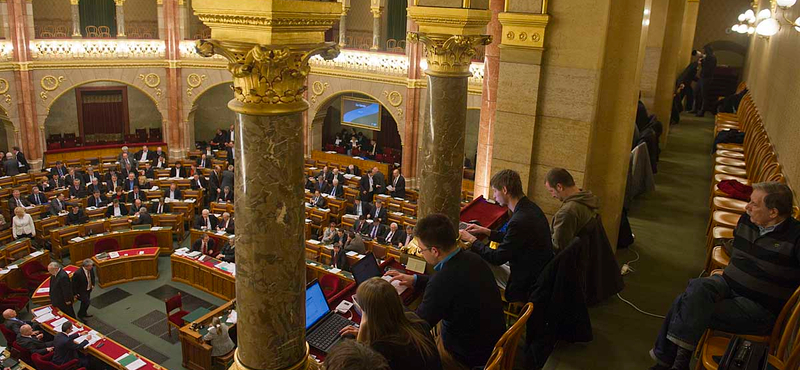 Kövér őrségéről is dönt ma a parlament