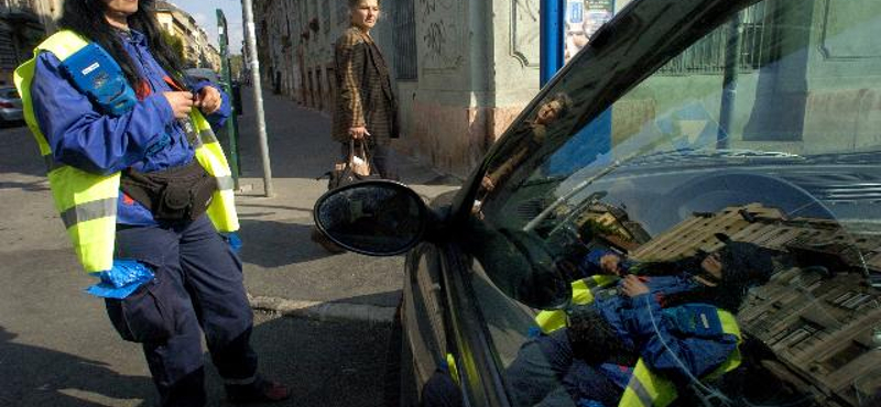 Egyelőre nem szükséges PSZÁF-engedély a mobilos parkoláshoz