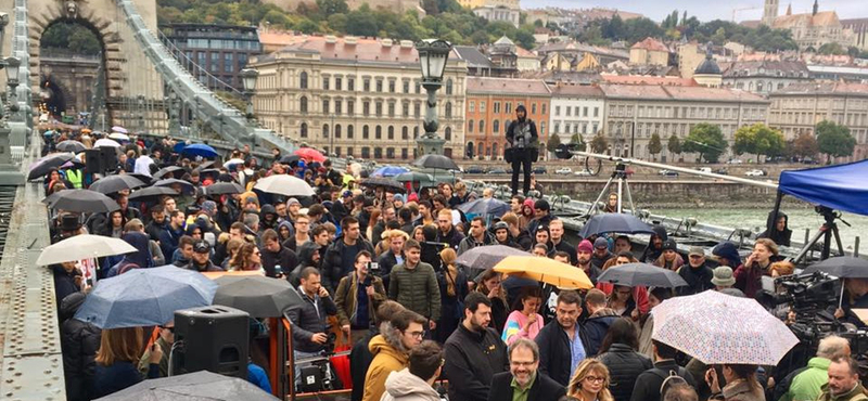 Puzsér: a NER csak az ellenzékével együtt bukhat meg