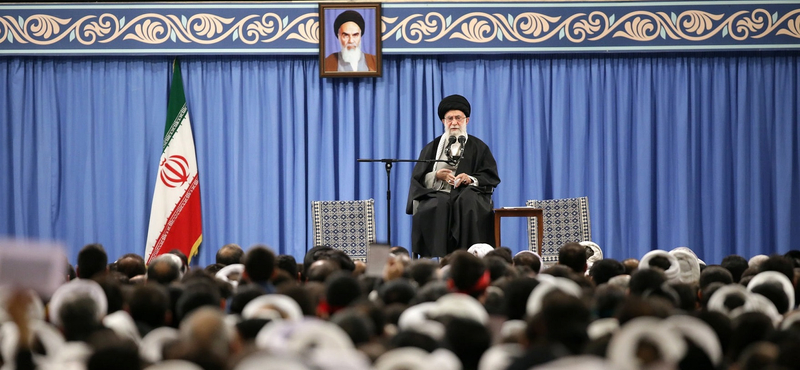 Hamenei ajatollah: Irán arcul csapta az Egyesült Államokat