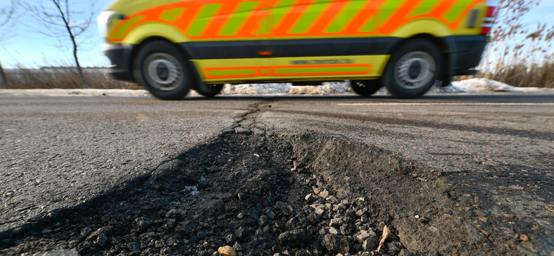 A kisebb forgalom miatt gyorsabban halad a közút az útfelújításokkal