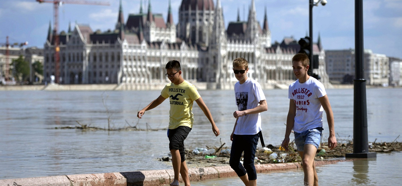 Felfordul szombaton a budapesti közlekedés