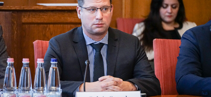 A Fidesz párton belül is ellentmondóan fogalmaz arról, érinti-e a sajtót a „szuverenitásvédelmi törvény”