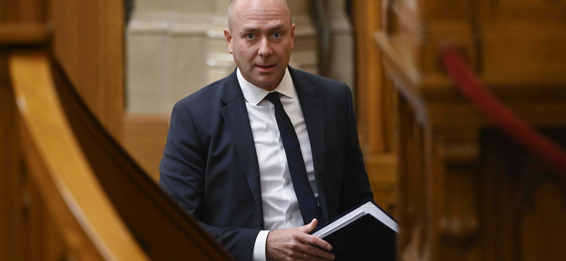 A sokat bírált ombudsmant, Kozma Ákost jelöli a Fidesz alkotmánybírónak