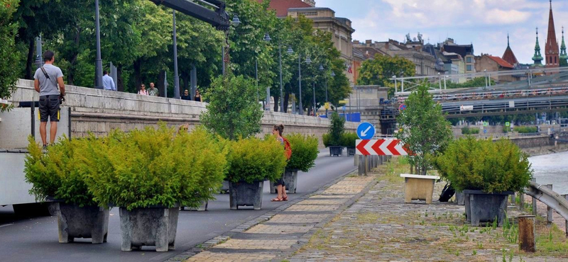 Pihenőpark lesz a budai alsó rakpart egy részéből, ha már úgyis le kellett zárni