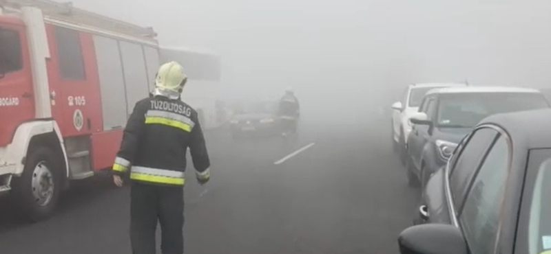 Ismét ködös útszakaszokra figyelmeztetnek az M7-esen, ahol vasárnap tömegbaleset volt