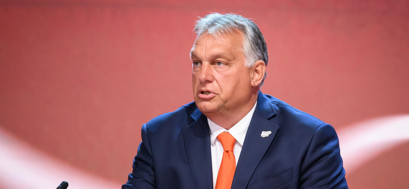 Orbán seregszemlét tartott a frakciói felett