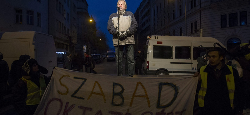 Az iskolák mostantól nem nyilatkozhatnak önállóan