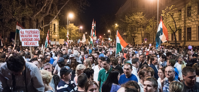 Vonulásos tüntetés lesz szombaton, végcél a Szabad sajtó útja