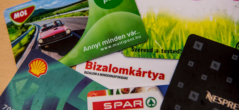 Odavan a magyar a pontgyűjtő kártyákért - a boltok még inkább
