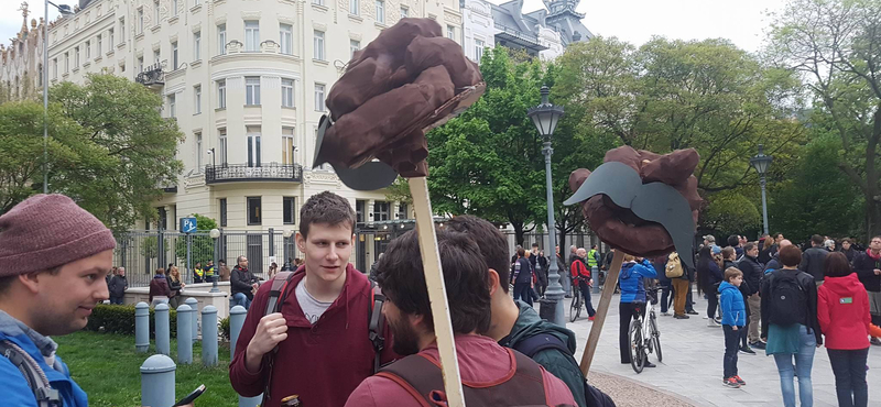 Nézzen bele a Szabadság téri buliba - videó