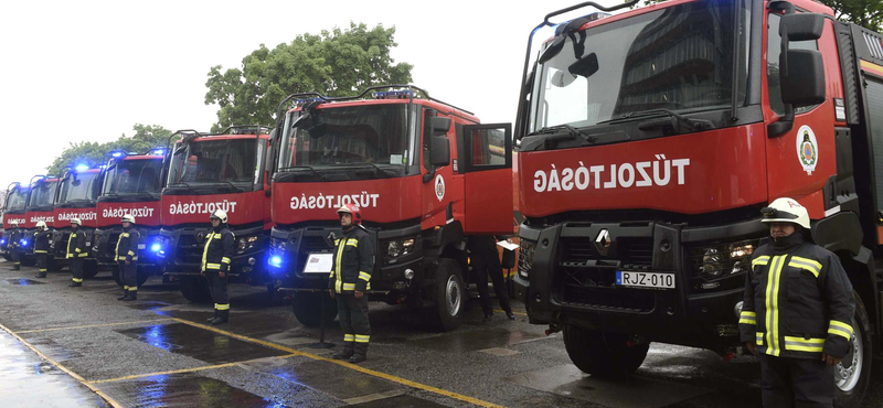 Kidőlt fák, elárasztott pincék - rombolt a vihar Borsodban