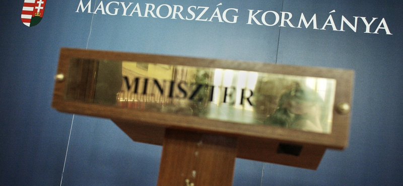 Egy családi vállalkozás nyerte a miniszterelnökségi emberfuvarozást