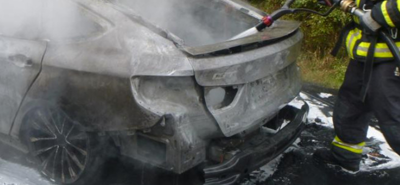 Beperli a BMW-t egy magyar autós, akinek kiégett a kocsija