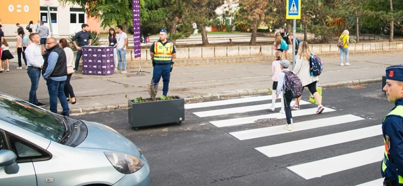 Lezárnák az autósok elől reggel és délután az iskolák előtti utcákat Budapesten