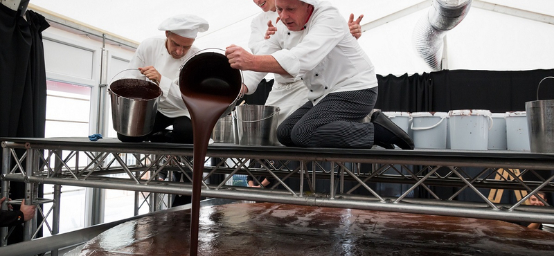 A 2000 tojásos Sacher torta