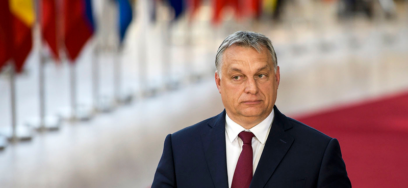 Orbán azért áll vesztésre Sargentinivel szemben, mert nem tud dönteni a jobbközép és a populisták közt