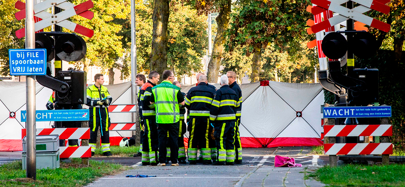 Teherbicikli ütközött vonattal Hollandiában, gyerekek haltak meg