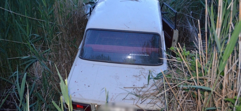 Nem adta ki a földúton a Lada, súlyos baleset lett a vége