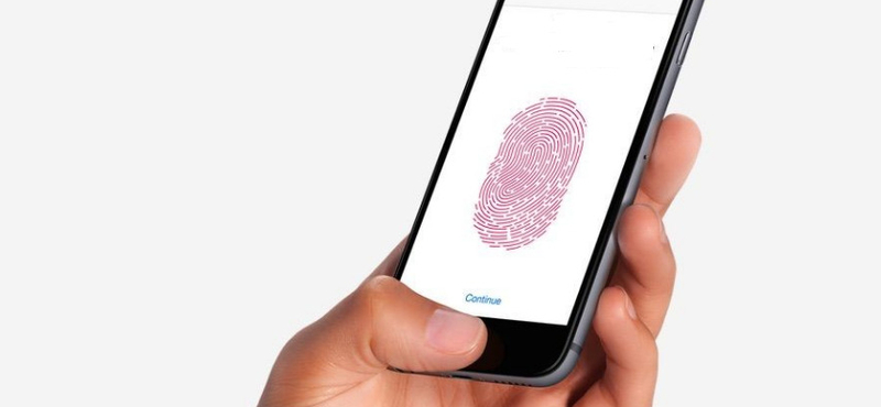 Eddig nem látott megoldással hozná vissza az iPhone-okba a Touch ID-t az Apple