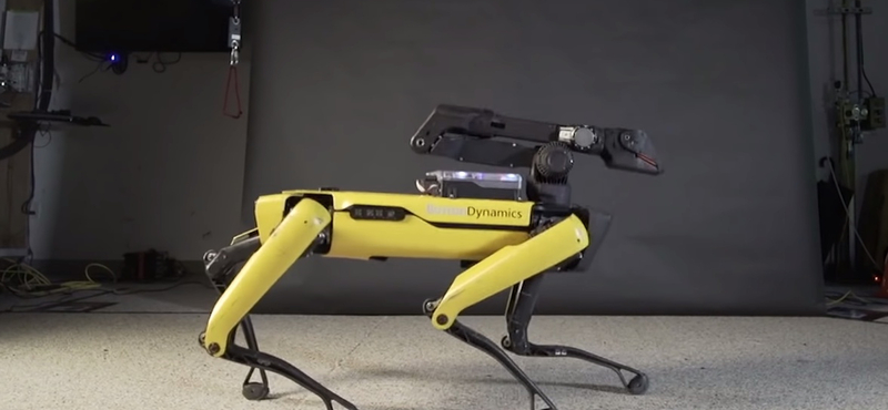 A nap videója: Már táncolni is tud a Boston Dynamics robotkutyája, de még hogy