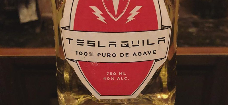 Elon Musk nem bír leállni – megmutatta a Tesla tequilát