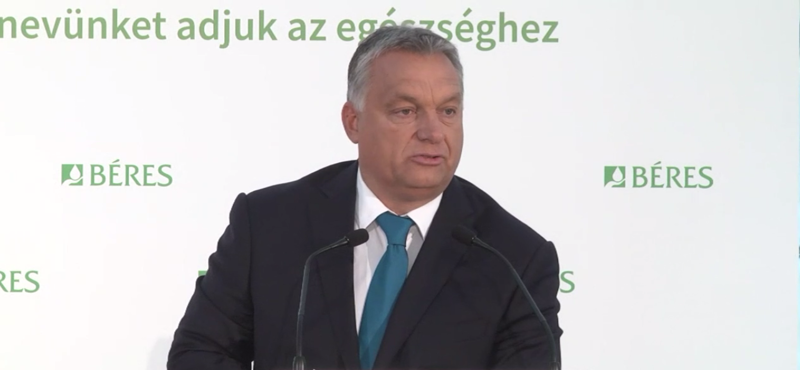 Orbán: A kormány nem csak jön és elkoboz