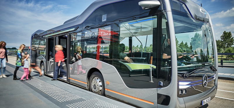 Tőlünk már most jöhetnek a Mercedes önvezető buszai – videó