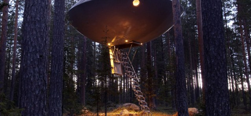 Ilyen egy igazi svéd UFO-hotel