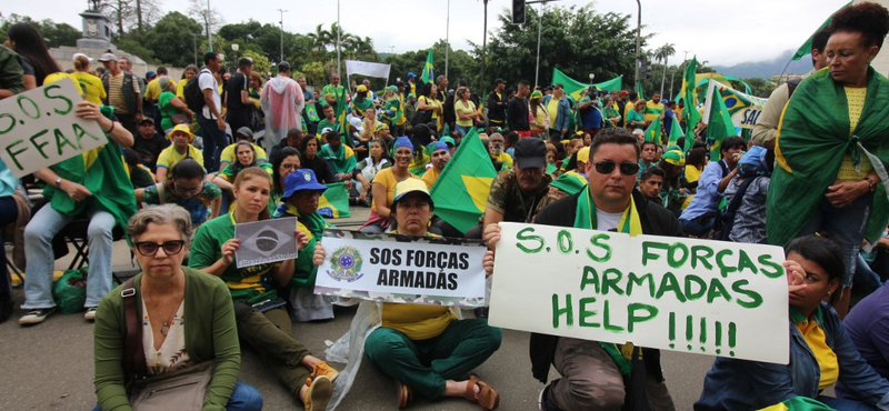 A brazil hadsereg nyugtatja az embereket, nem akarnak beavatkozni a politikába