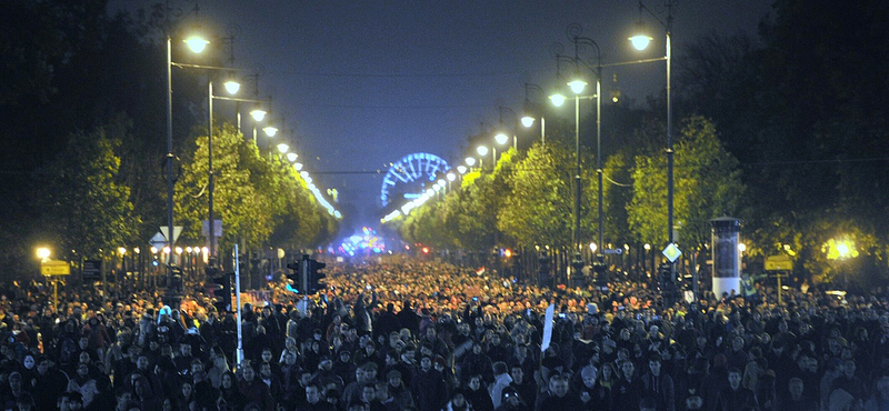 Feljelentette egy fideszes a kormányellenes tüntetőket