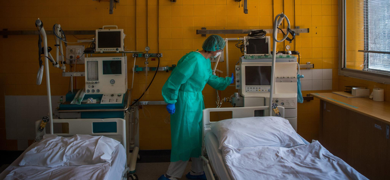 Három dolgozó koronavírusos a János-kórházban