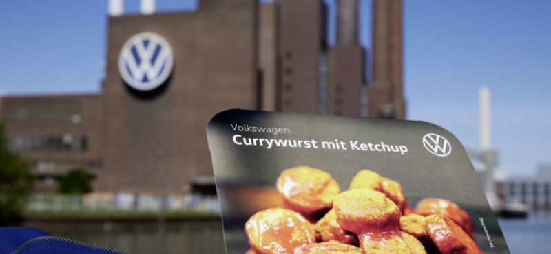 Szupermarketben is kapható lesz a Volkswagen legnépszerűbb terméke, a currywurst