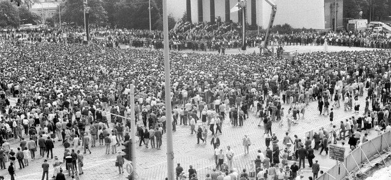 Rendszerváltáshoz kapcsolódó tárgyakat keres a Nemzeti Múzeum