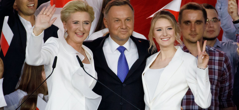 Andrzej Duda marad a lengyel elnök