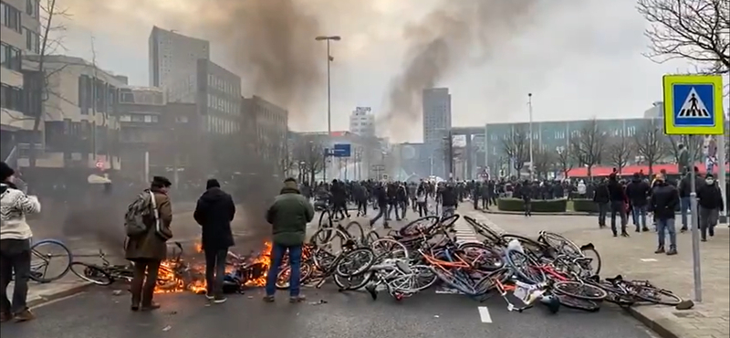 Autók is égtek a lezárásellenes holland tüntetéseken